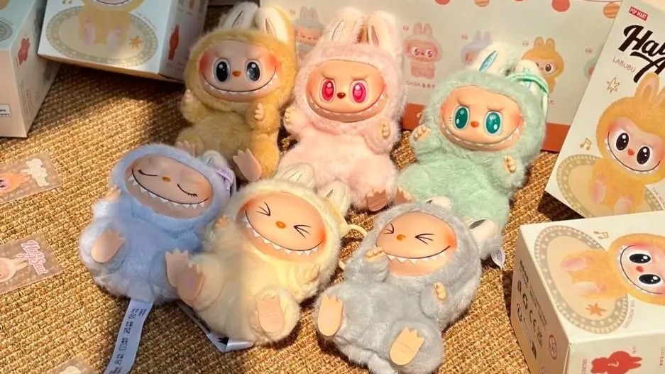 Labubu, Baby Three hết thời, thi nhau xả lỗ