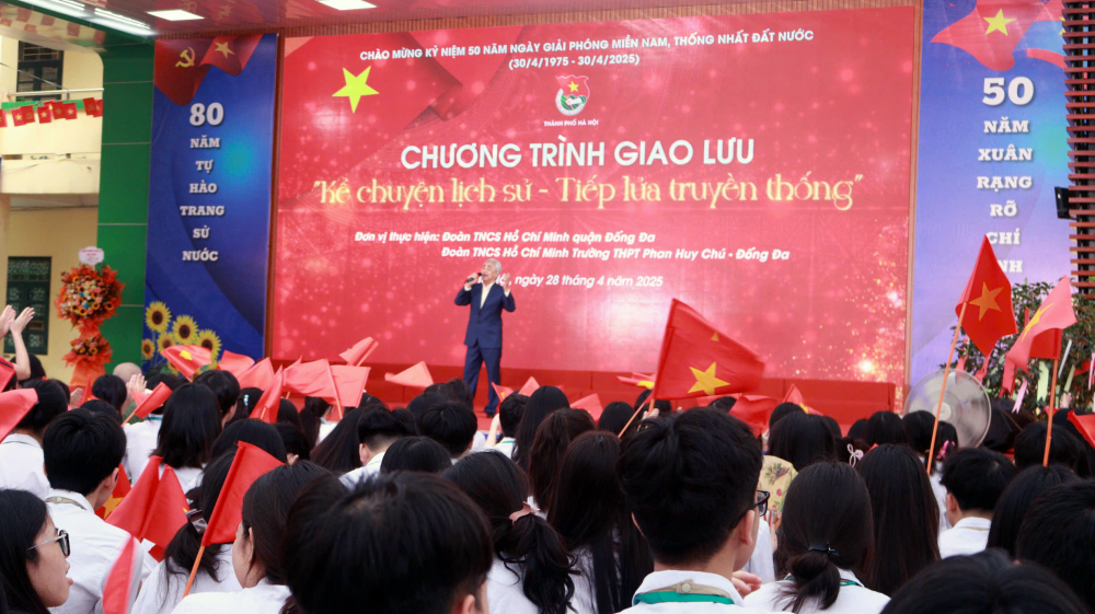 Giới trẻ háo hức đón chào 50 năm ngày Giải phóng