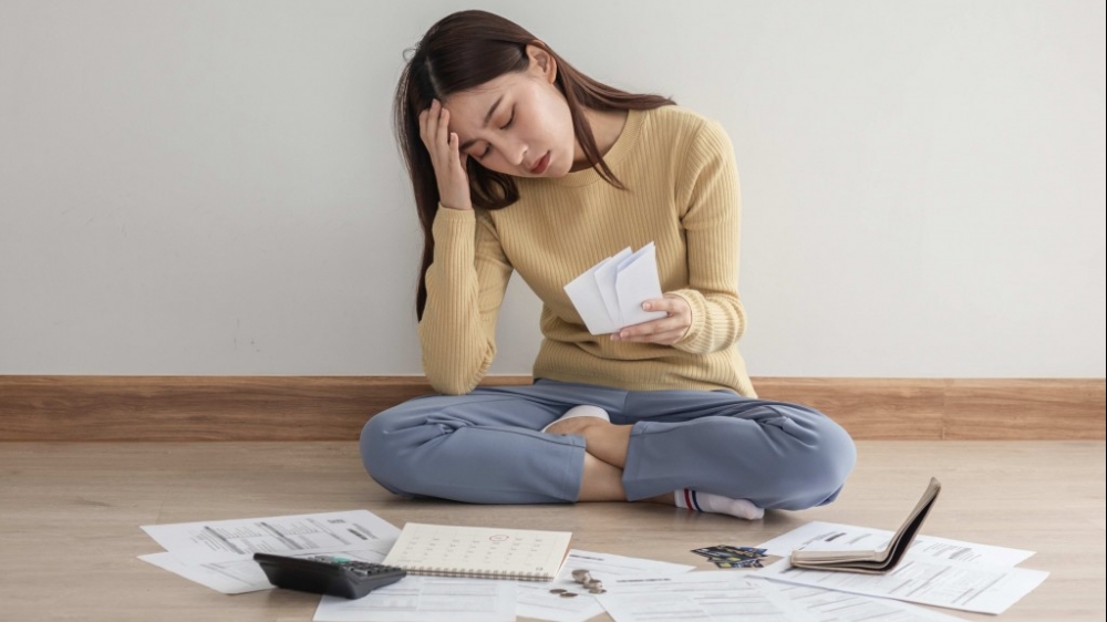 Dân văn phòng cắt trà sữa, giảm chốt đơn vì thu nhập sụt giảm