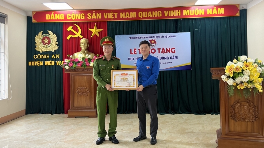 Vinh danh chiến sĩ cứu người trong mưa lũ tại Hà Giang