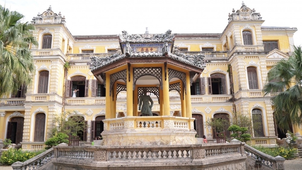 Ấn tượng với kiến trúc độc đáo của Cung An Định