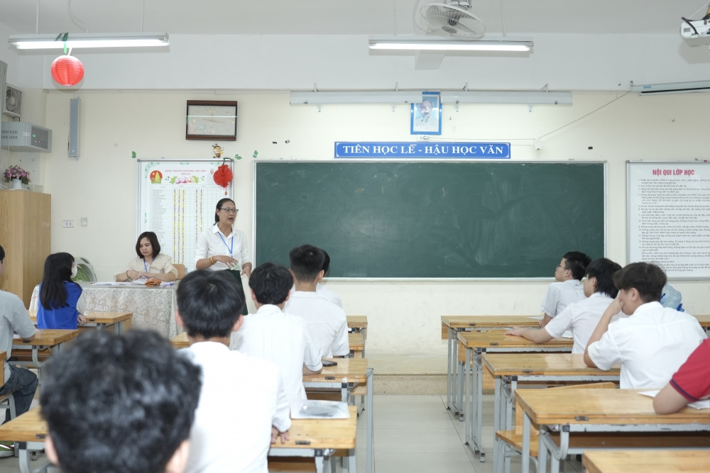 Hơn 103.000 thí sinh Hà Nội làm thủ tục dự thi vào lớp 10 Hơn 103.000 thí sinh Hà Nội làm thủ tục dự thi vào lớp 10