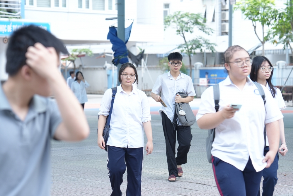 Hơn 103.000 thí sinh Hà Nội làm thủ tục dự thi vào lớp 10 Hơn 103.000 thí sinh Hà Nội làm thủ tục dự thi vào lớp 10