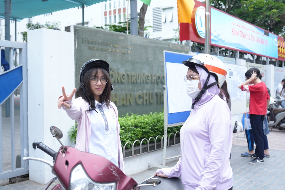 Hơn 103.000 thí sinh Hà Nội làm thủ tục dự thi vào lớp 10 Hơn 103.000 thí sinh Hà Nội làm thủ tục dự thi vào lớp 10