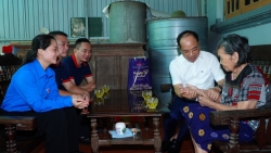 Tri ân Mẹ Việt Nam anh hùng và thân nhân liệt sĩ Lý Tự Trọng