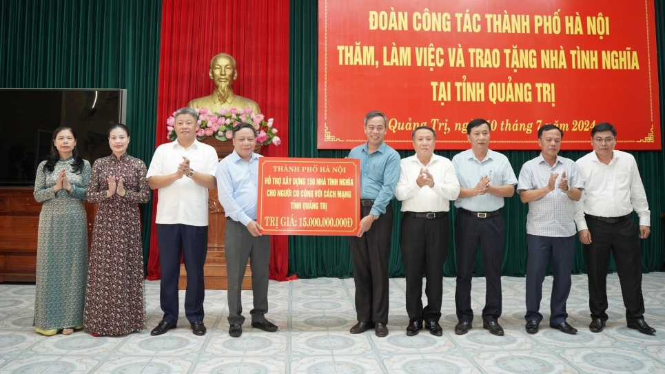 Trao tặng nhà tình nghĩa trị giá hơn 15 tỷ đồng cho người có công tại Quảng Trị