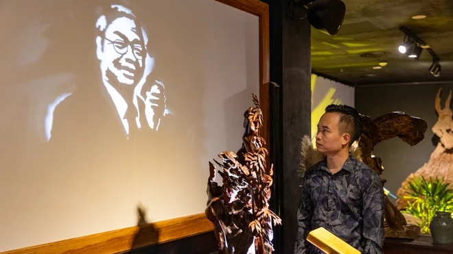 Chân dung Tổng Bí thư Nguyễn Phú Trọng qua nghệ thuật điêu khắc ánh sáng