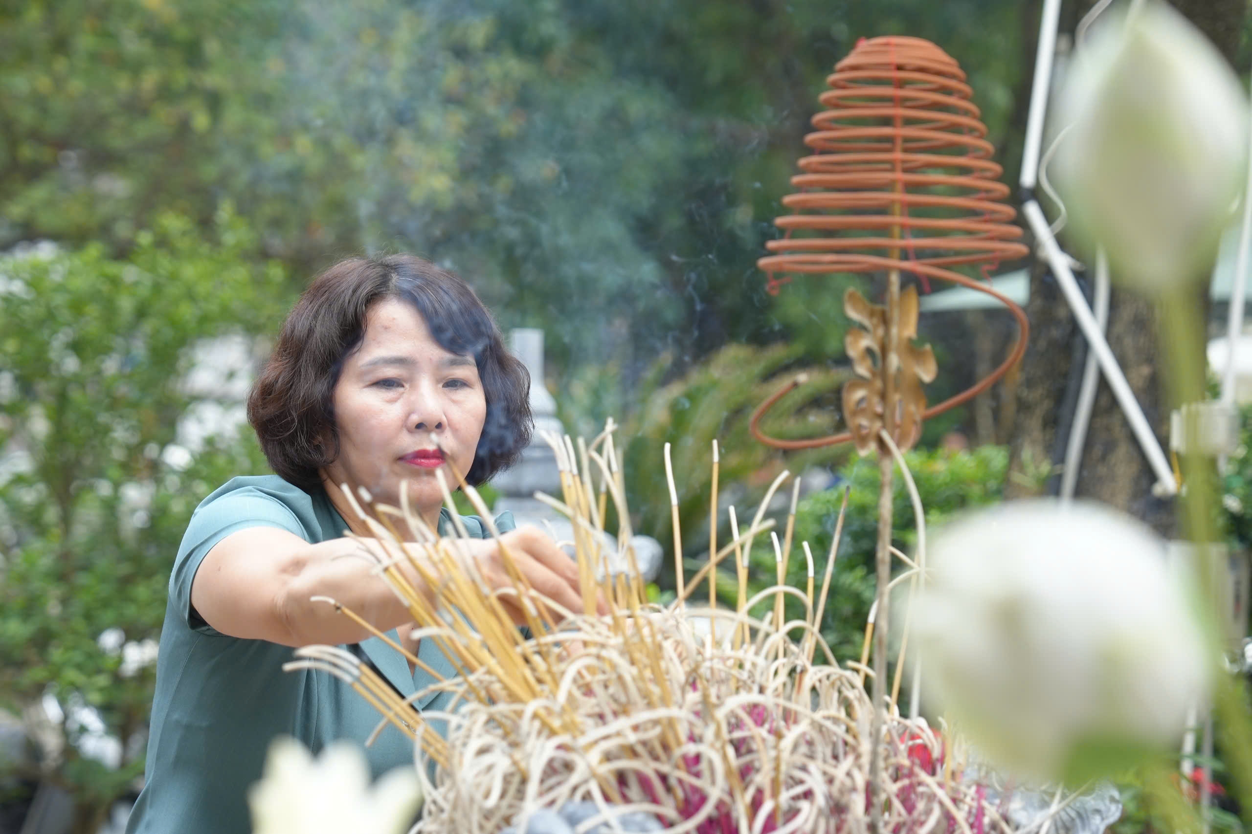 Tưởng nhớ nữ Anh hùng liệt sĩ Võ Thị Sáu