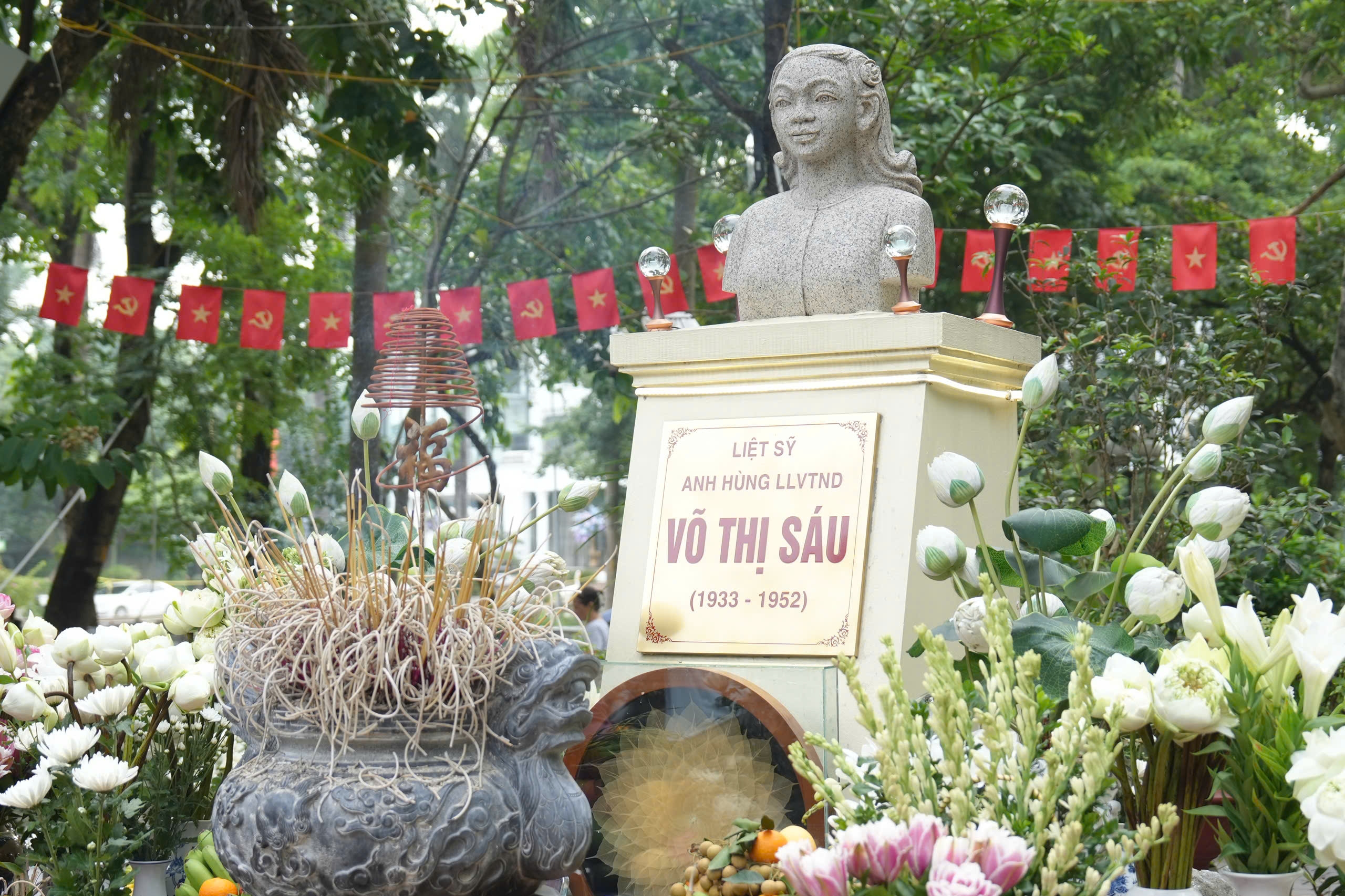 Tưởng nhớ nữ Anh hùng liệt sĩ Võ Thị Sáu