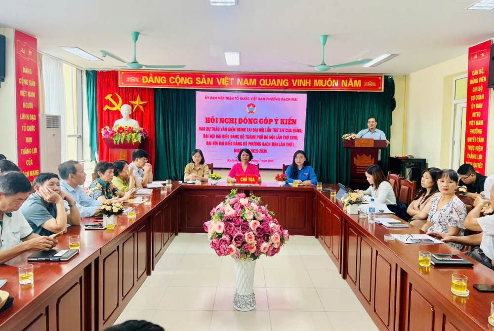 Ủy ban MTTQ phường Bạch Mai góp ý vào dự thảo văn kiện Đại hội Đảng các cấp