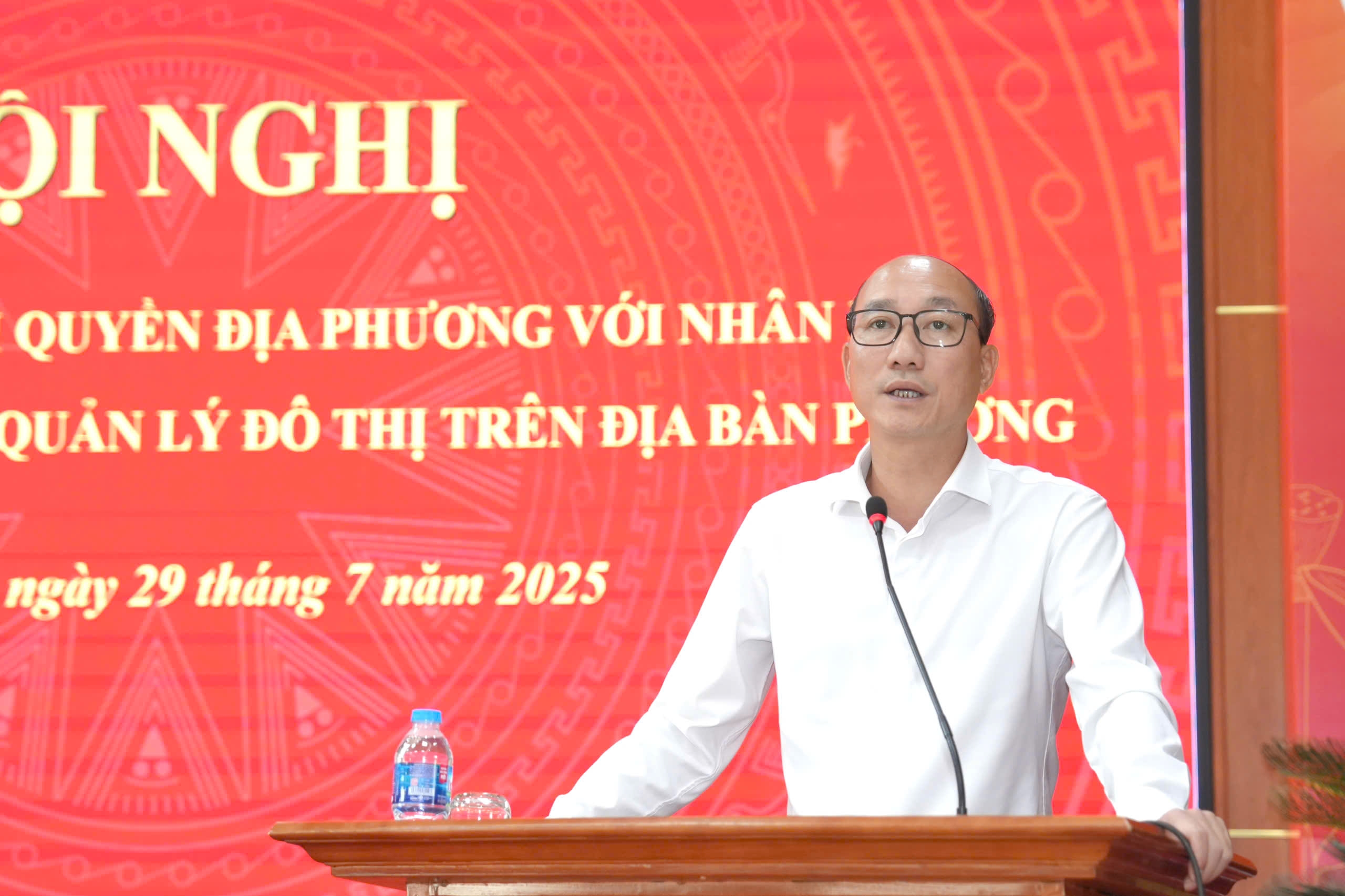 Chính quyền lắng nghe, tháo gỡ khó khăn, vướng mắc với người dân