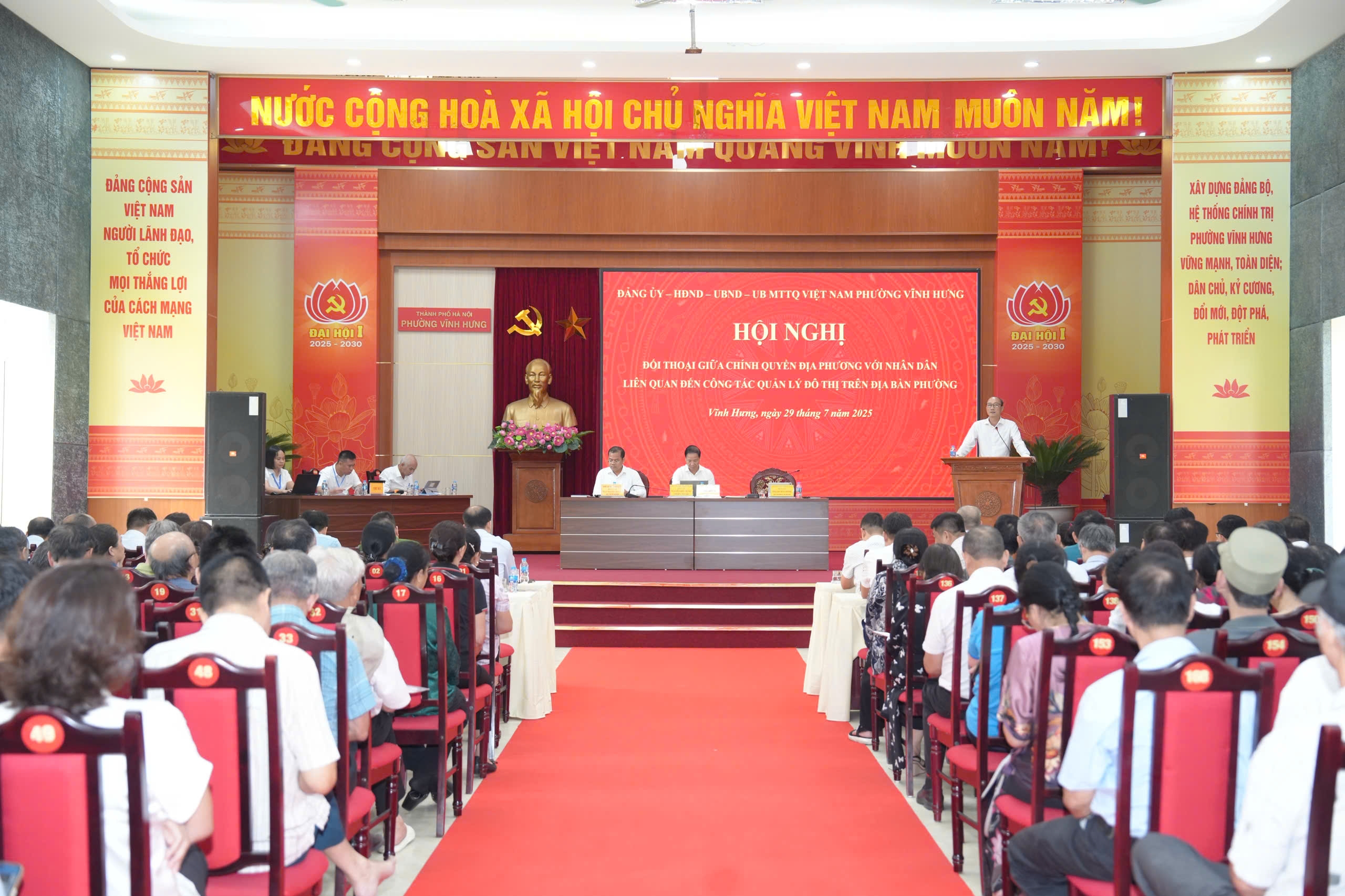 Chính quyền lắng nghe, tháo gỡ khó khăn, vướng mắc với người dân