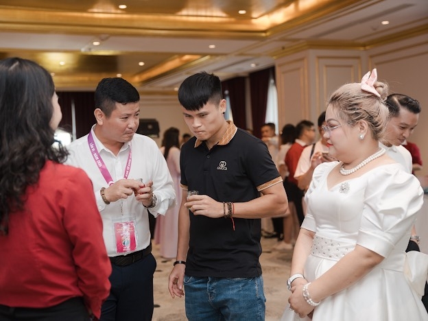 Yến chưng cao cấp Phúc Bảo Yến đồng hành cùng giải bóng đá Nhâm Tuất 1982