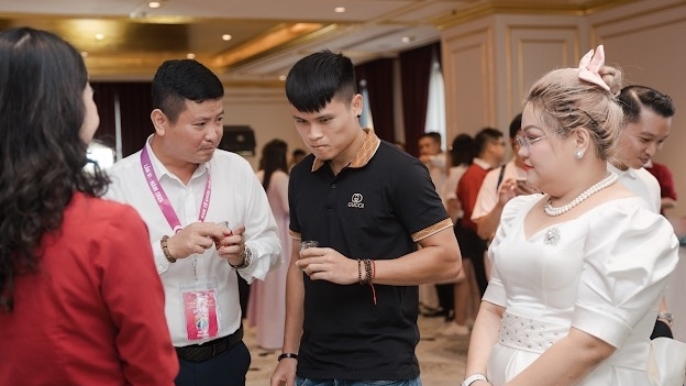 Yến chưng cao cấp Phúc Bảo Yến đồng hành cùng giải bóng đá Nhâm Tuất 1982