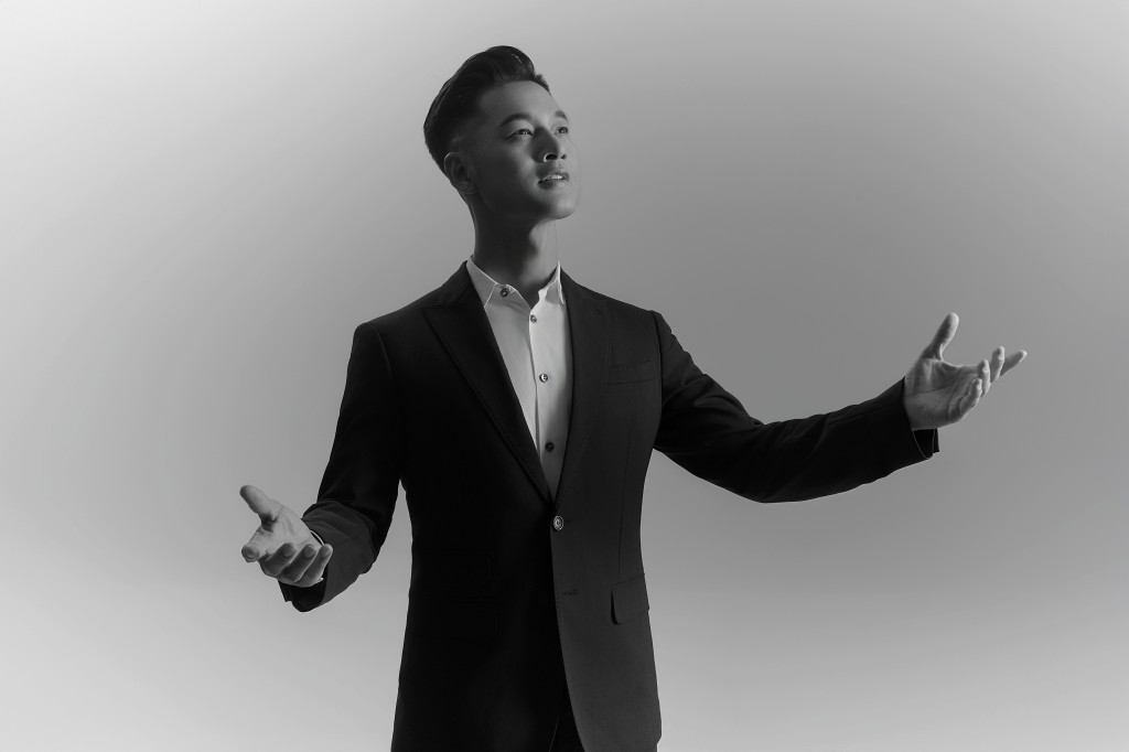 Ca sĩ Đức Tuấn làm mới siêu phẩm nhạc Việt trong đại nhạc hội tại Thành phố Thiên niên kỷ T&amp;T City Millennia