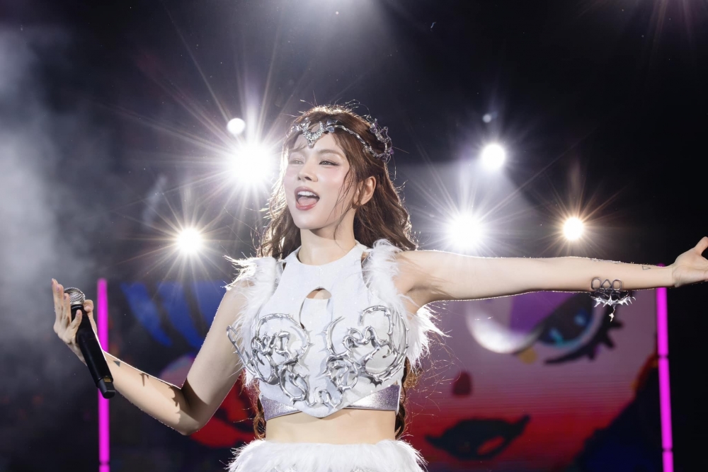 DJ Mie hứa hẹn “quẩy banh nóc” tại thành phố Thiên Niên Kỷ DJ Mie hứa hẹn “quẩy banh nóc” tại thành phố Thiên Niên Kỷ