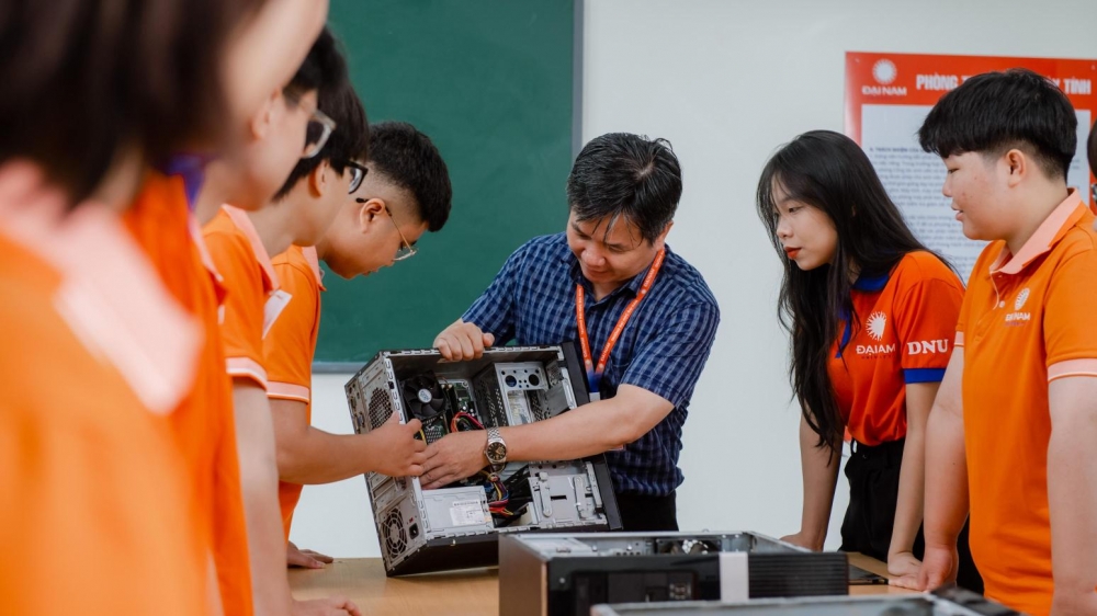 Đẩy mạnh đào tạo nhân lực ngành công nghiệp bán dẫn