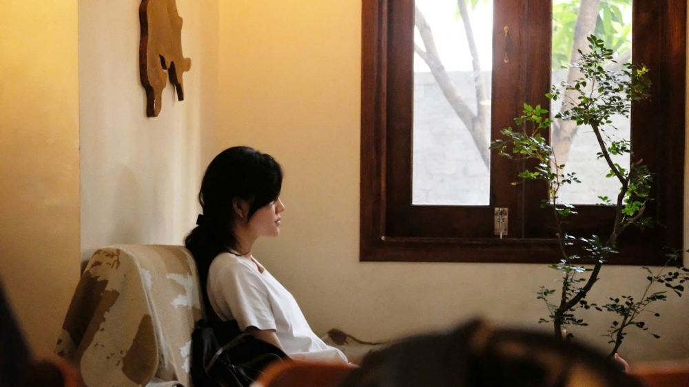 nguoi tre chon o nha khi bon buc tuong tro thanh vung an toan