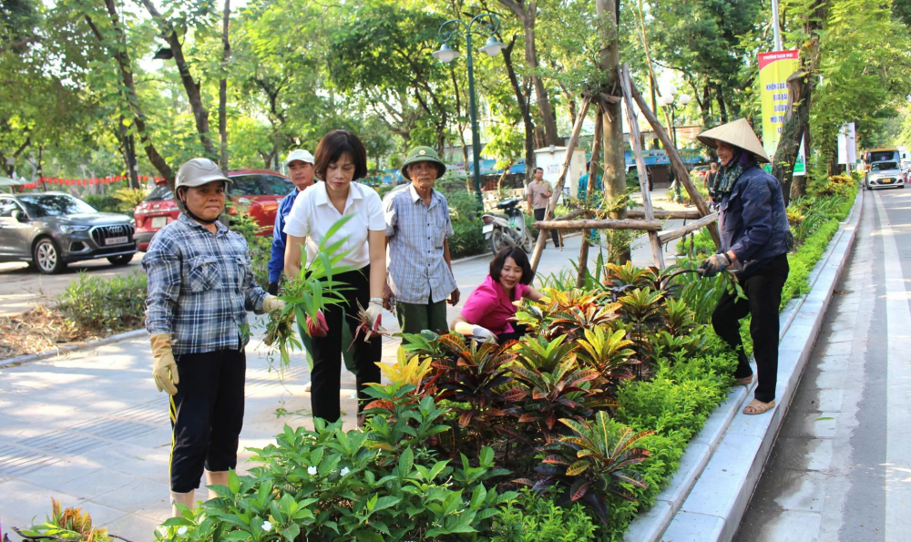 Phường Bạch Mai tăng tốc vận hành hiệu quả mô hình chính quyền 2 cấp