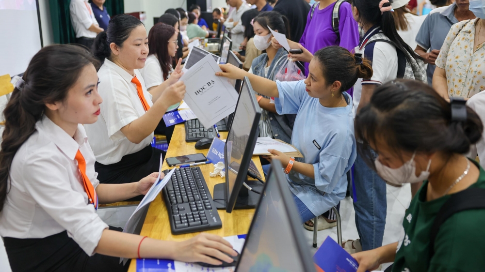 Giữ nguyên lịch xác nhận nhập học đại học năm 2025