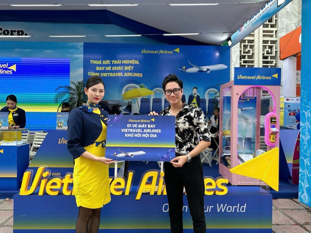 Tại triển lãm, gian trưng bày của Vietravel Airlines được thiết kế thành một chuỗi hành trình cảm xúc với 4 khu vực trải nghiệm