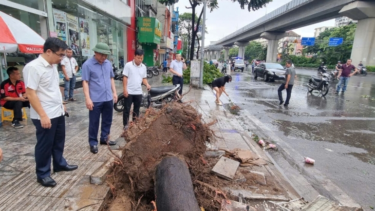 Phó Chủ tịch UBND TP Hà Nội Hà Minh Hải kiểm tra công tác khắc phục hậu quả mưa bão