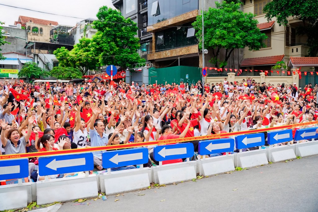 Hân hoan, tự hào được hòa mình trong ngày hội lớn của non sông