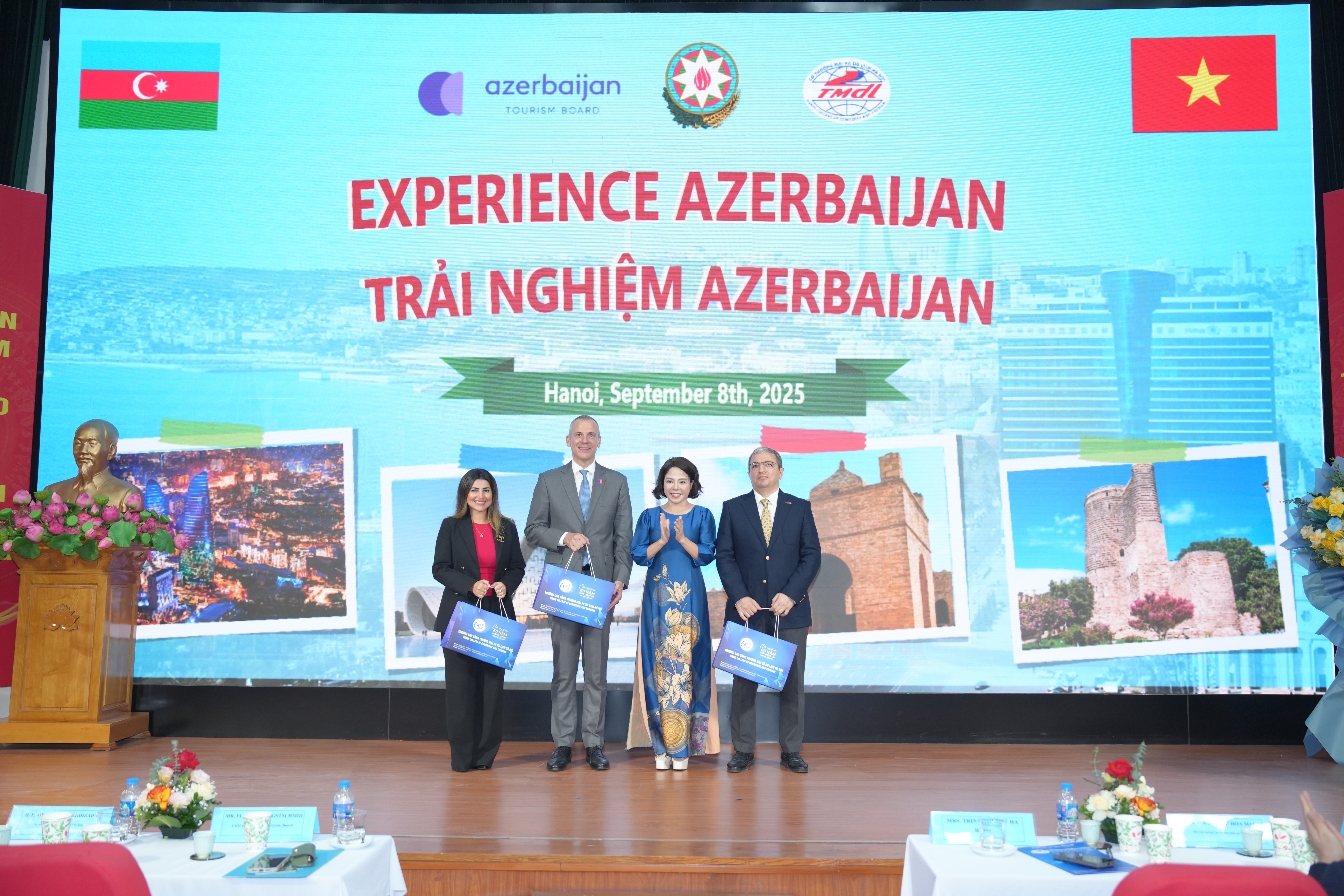 “Trải nghiệm Azerbaijan” - Cầu nối giao lưu văn hóa, du lịch và giáo dục quốc tế “Trải nghiệm Azerbaijan” - Cầu nối giao lưu văn hóa, du lịch và giáo dục quốc tế
