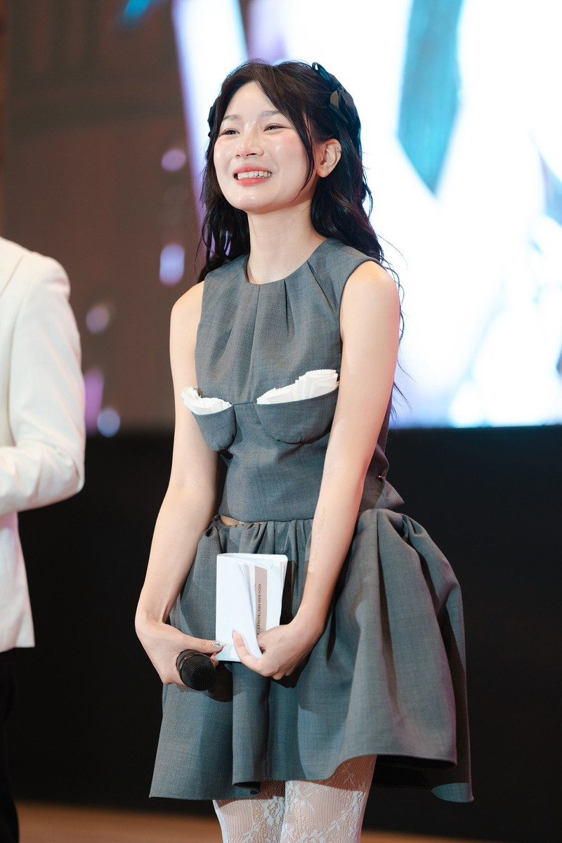 Vòng xoáy khủng hoảng không lối thoát của các "nàng thơ" mạng xã hội