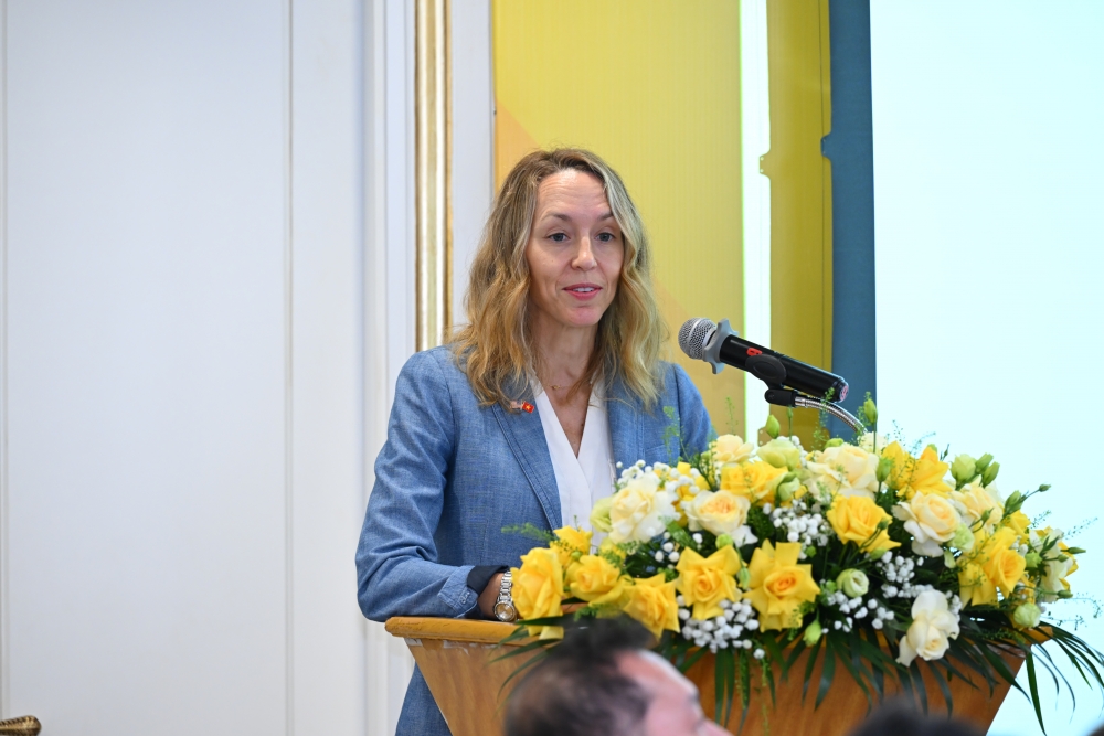 Phó Đại sứ Hoa Kỳ tại Việt Nam Courtney Beale phát biểu tại Tọa đàm Phó Đại sứ Hoa Kỳ tại Việt Nam Courtney Beale phát biểu tại Tọa đàm