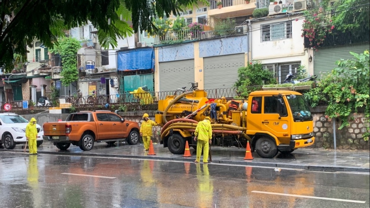 Hà Nội chủ động phương án thoát nước, giảm ngập khi bão số 9 đổ bộ