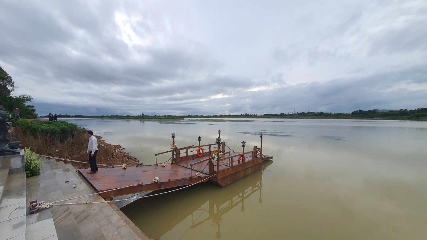 Dù đã đổi thay, bến phà II Long Đại vẫn mang trong mình những ký ức hào hùng 53 năm về trước. Dù đã đổi thay, bến phà II Long Đại vẫn mang trong mình những ký ức hào hùng 53 năm về trước.