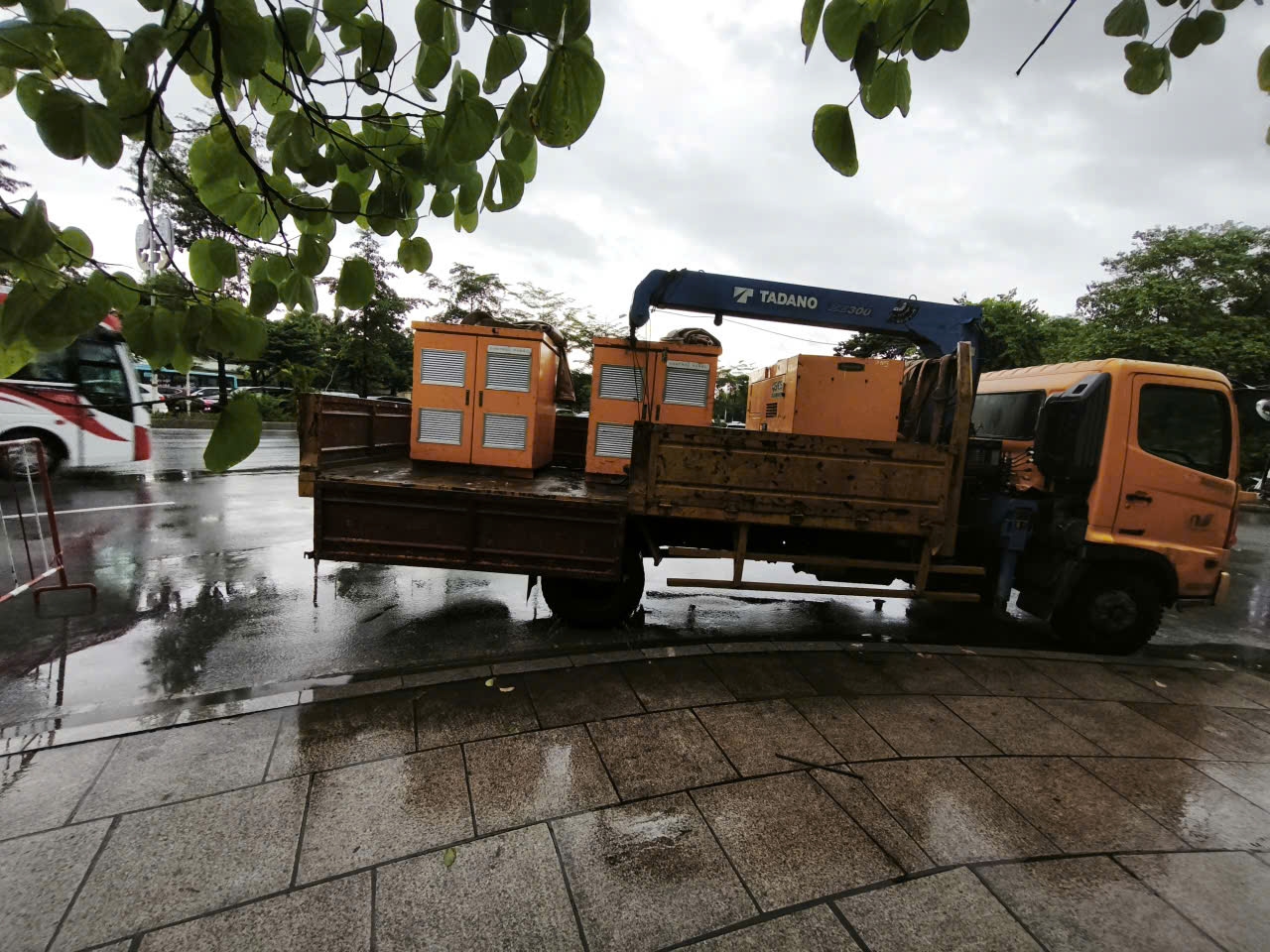 Công nhân thoát nước Hà Nội chủ động ứng phó, giữ giao thông thông suốt