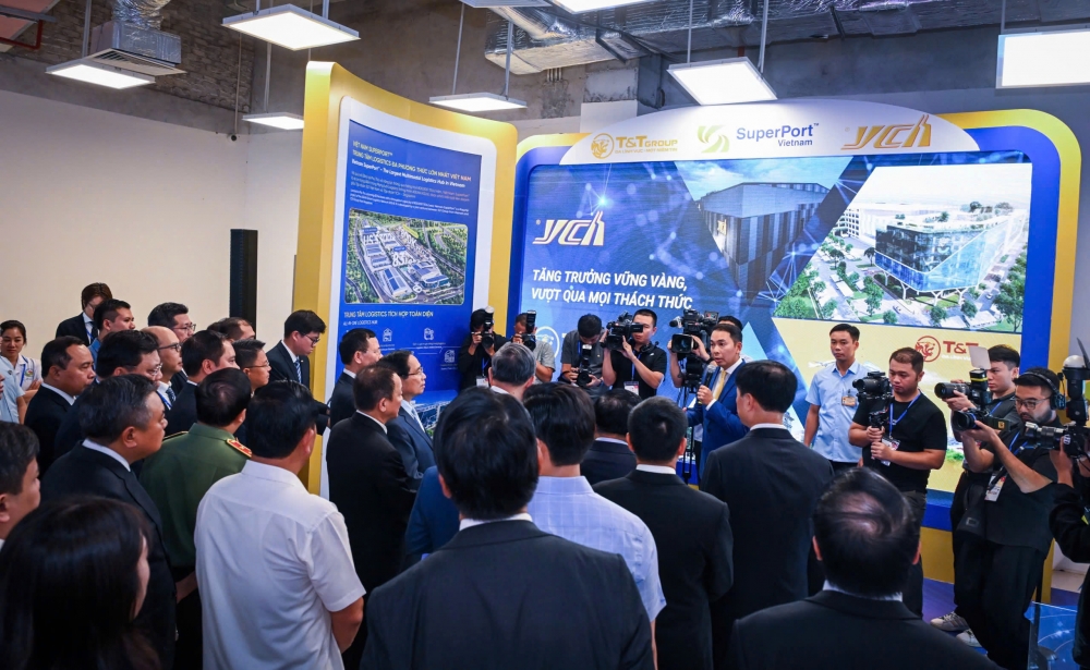 Tiếp tục đẩy mạnh ứng dụng AI, “siêu cảng” Việt Nam SuperPort™ của T&T Group gây ấn tượng mạnh tại VIIE 2025