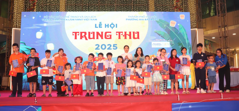 Trung thu ấm áp đến với thiếu nhi phường Hai Bà Trưng