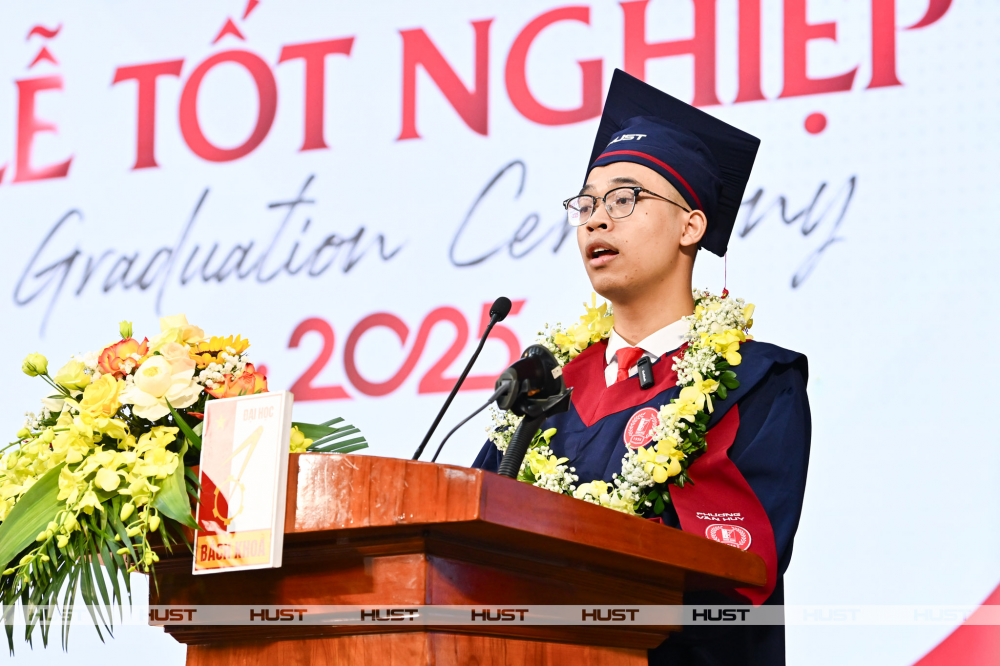 Nam sinh dân tộc Sản Chỉ xuất sắc tốt nghiệp thủ khoa đầu ra Đại học Bách khoa Hà Nội