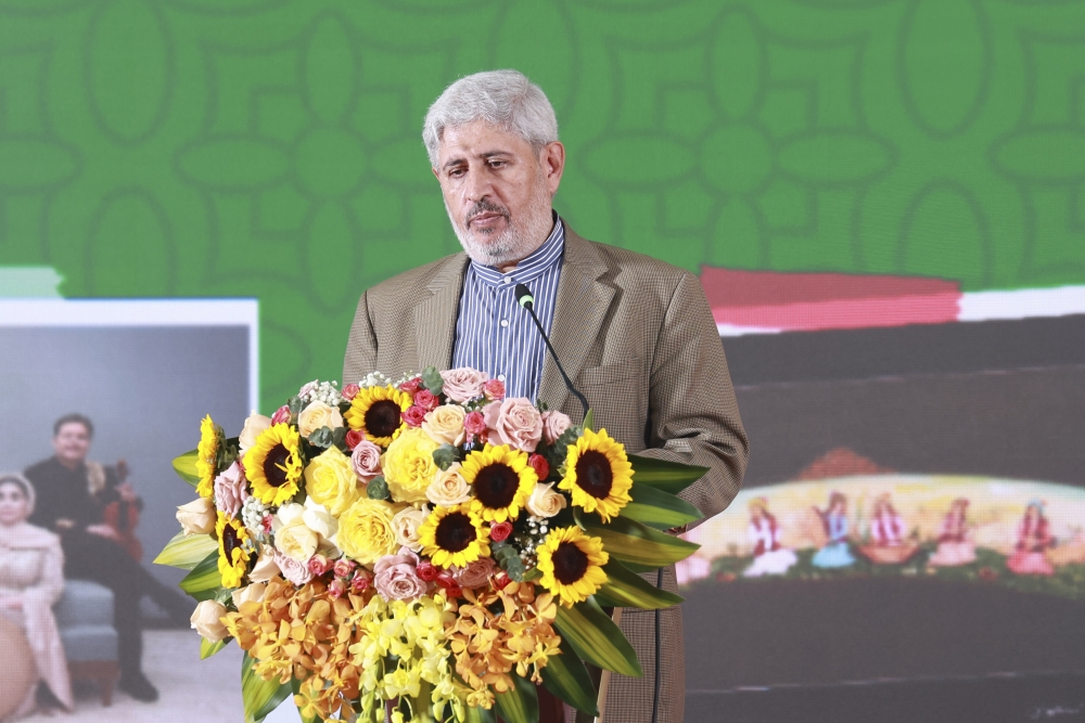 Cầu nối văn hóa từ xứ sở Phượng Hoàng đến đất nước con Rồng cháu Tiên