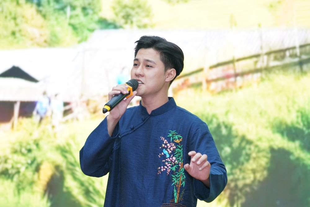 Cầu nối văn hóa từ xứ sở Phượng Hoàng đến đất nước con Rồng cháu Tiên