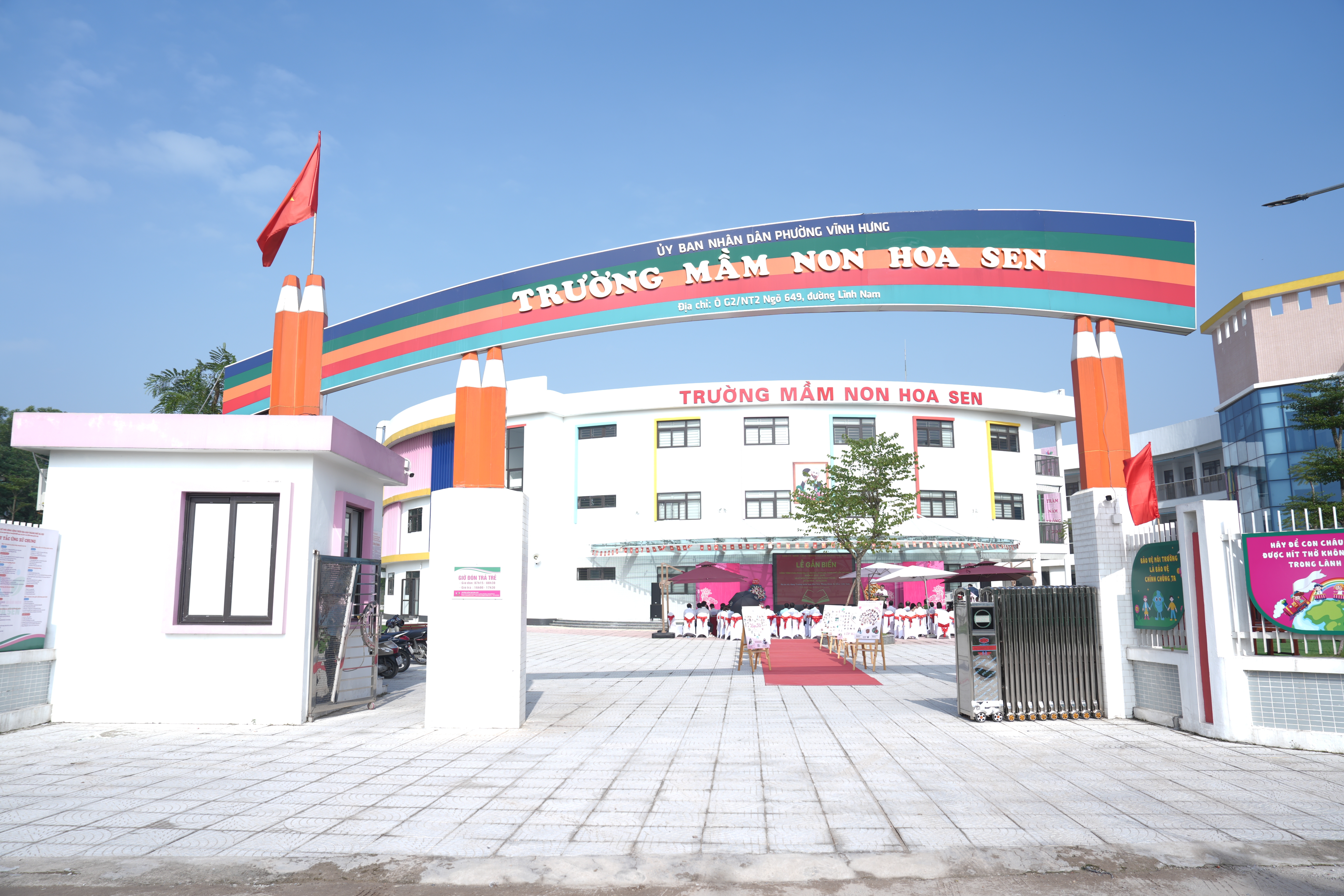 Trường Mầm non Hoa Sen là trường mầm non công lập được đầu tư xây dựng hiện đại, đồng bộ trên diện tích lên tới 8.425m²