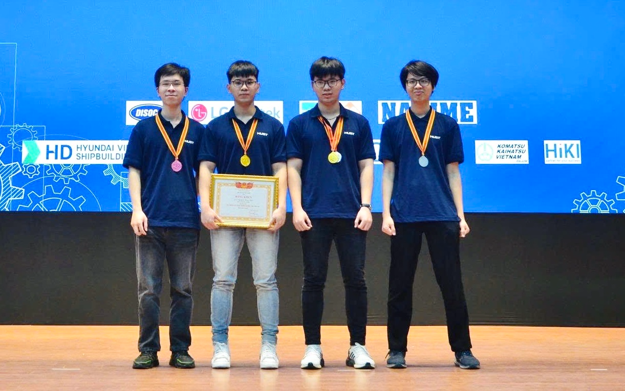 Hai anh em song sinh chinh phục chương trình tài năng tại Đại học Bách khoa Hà Nội