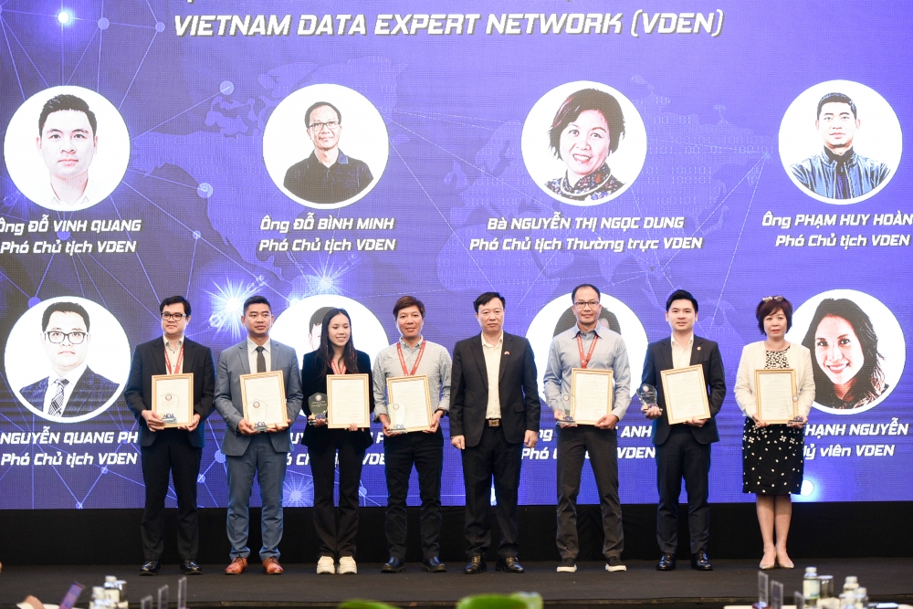 Lễ ra mắt Ban lãnh đạo Mạng lưới chuyên gia dữ liệu toàn cầu VDEN