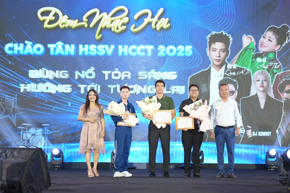 Bùng nổ đêm nhạc hội chào tân học sinh, sinh viên năm 2025 của HCCT