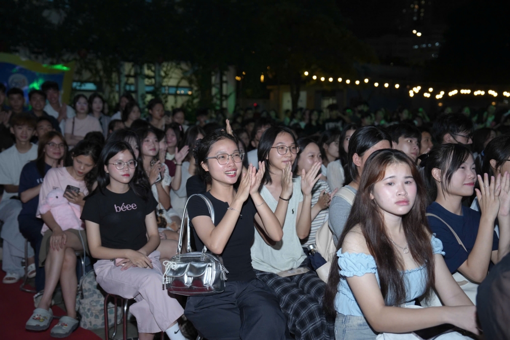 Bùng nổ đêm nhạc hội chào tân học sinh, sinh viên năm 2025 của HCCT