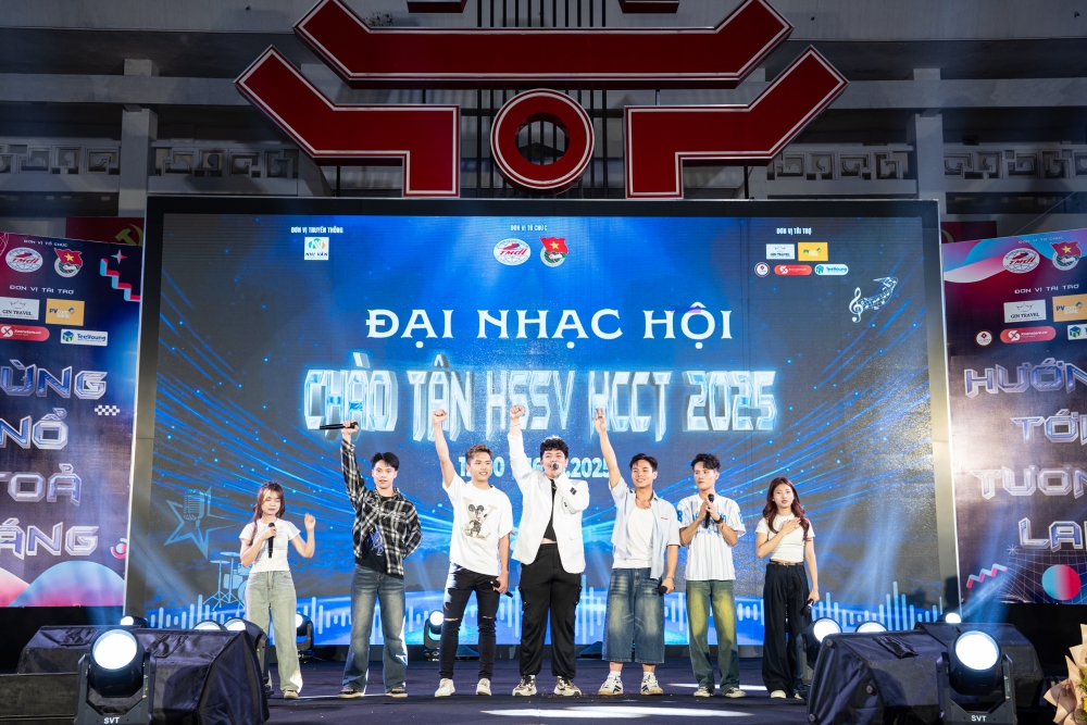 Bùng nổ đêm nhạc hội chào tân học sinh, sinh viên năm 2025 của HCCT