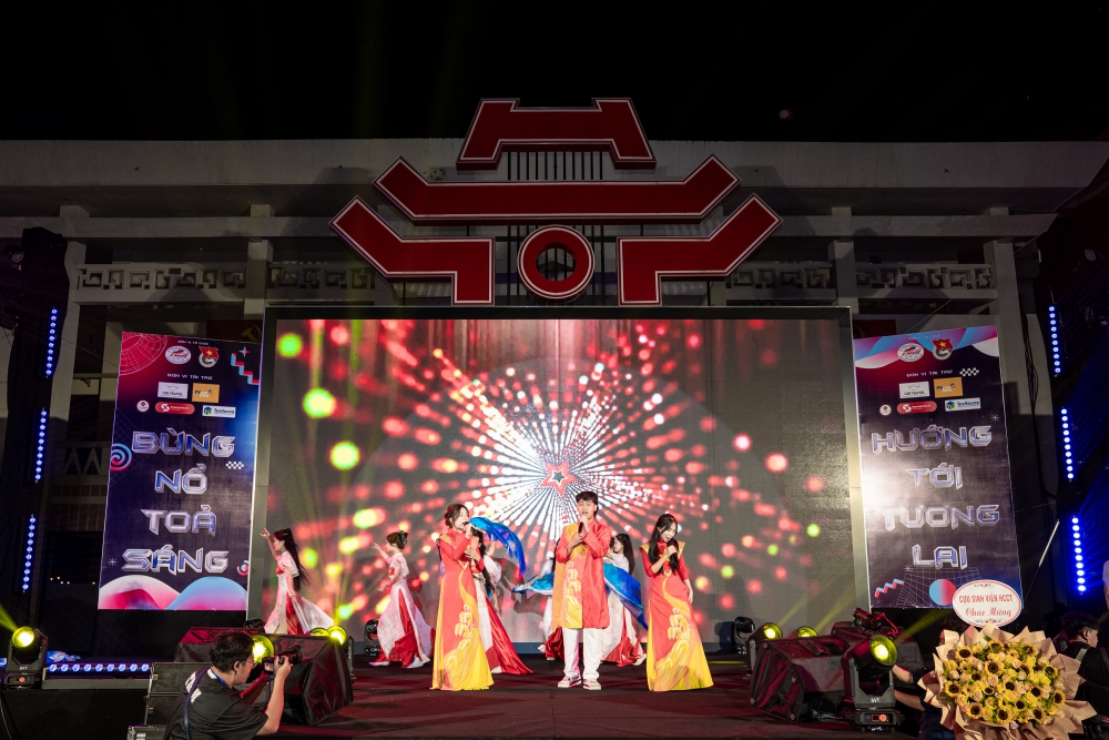 Bùng nổ đêm nhạc hội chào tân học sinh, sinh viên năm 2025 của HCCT