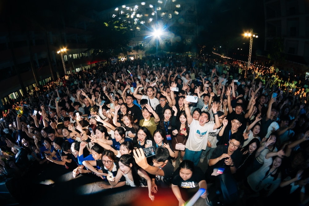 Bùng nổ đêm nhạc hội chào tân học sinh, sinh viên năm 2025 của HCCT
