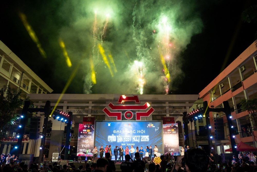 Bùng nổ đêm nhạc hội chào tân học sinh, sinh viên năm 2025 của HCCT