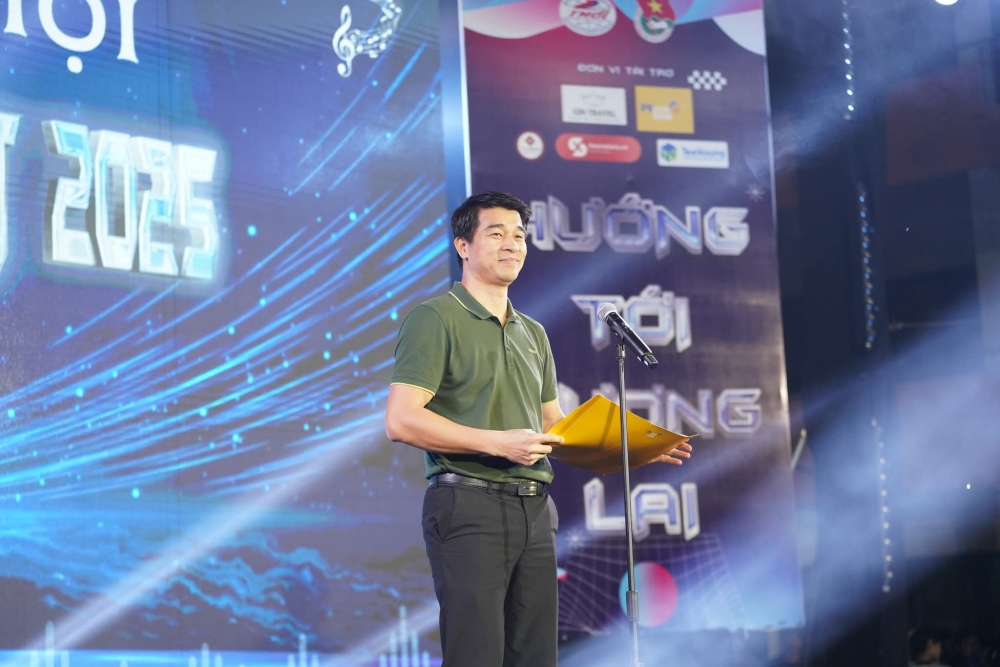 Bùng nổ đêm nhạc hội chào tân học sinh, sinh viên năm 2025 của HCCT