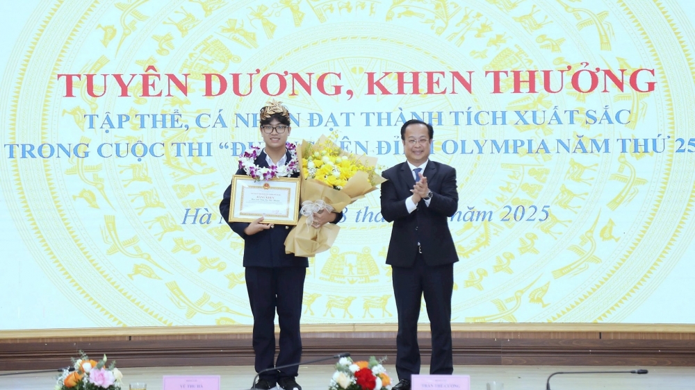 Hà Nội tuyên dương nhà vô địch Đường lên đỉnh Olympia năm thứ 25