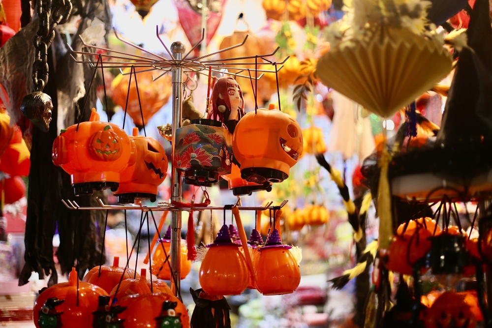 Mặt hàng được yêu thích nhất mùa Halloween chính là những quả bí ngô nhựa